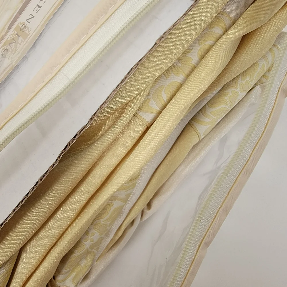 New In Package Kensigton King Size Gatsby Duvet Cover Set - Cream Gold 3 PIeces